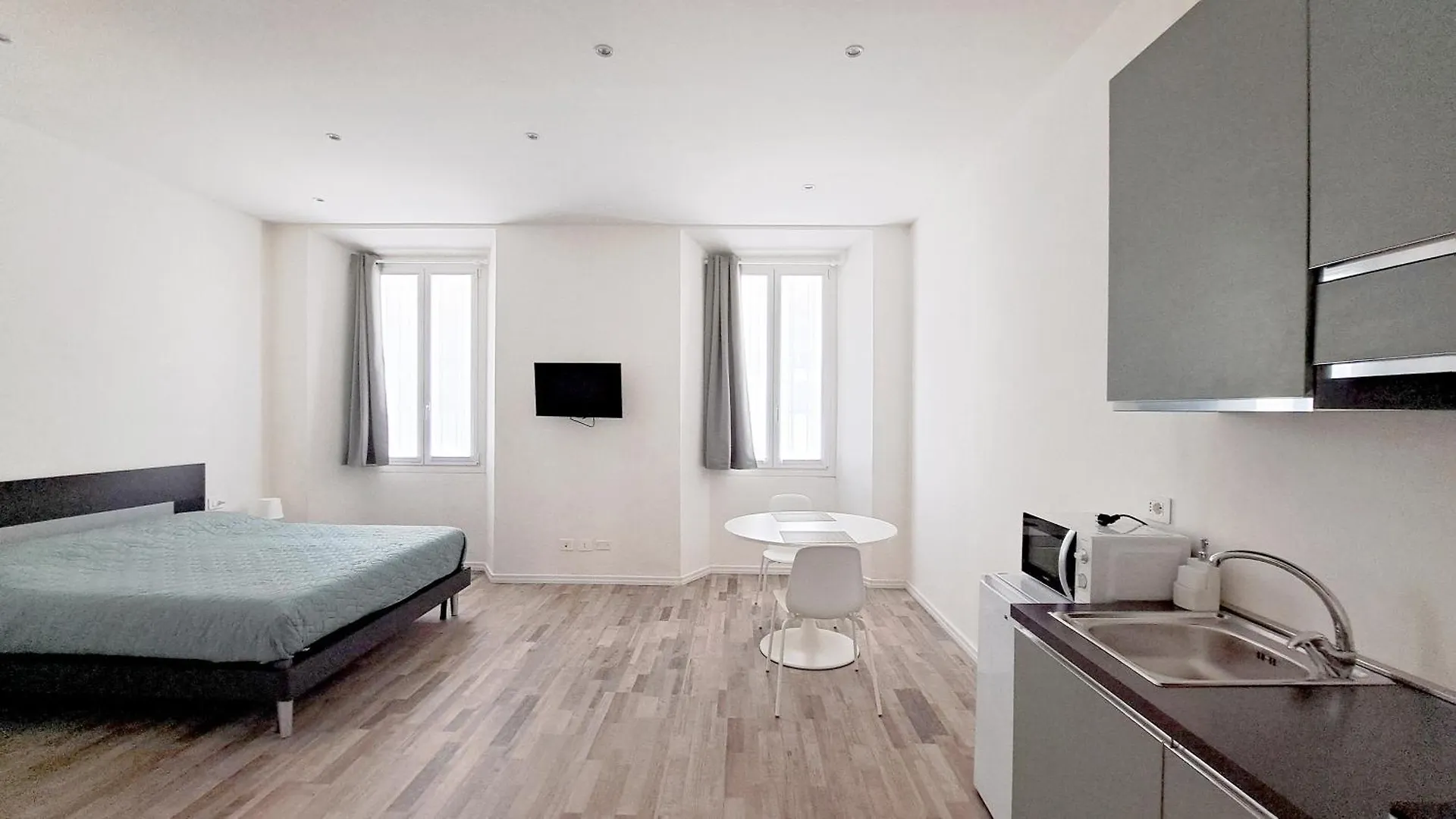 Giorgy 02 Apartment Como Italy
