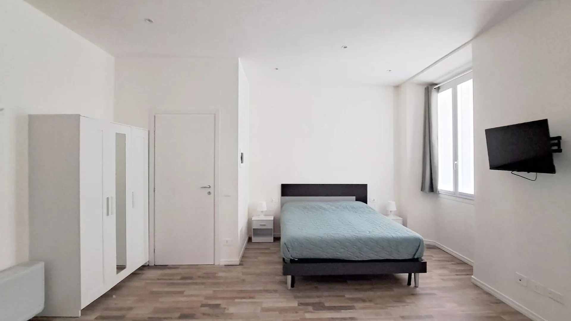 Giorgy 02 Apartment Como